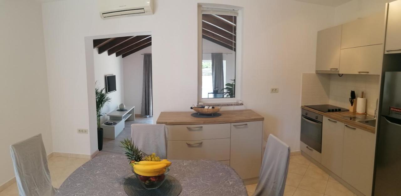Apartament Cozy House With Pool Near Rovinj Kanfanar Zewnętrze zdjęcie