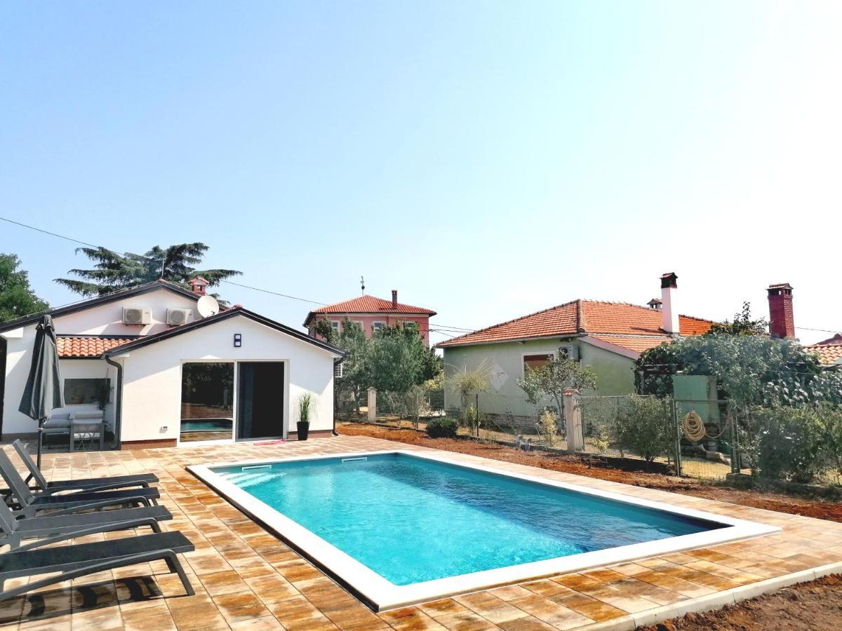 Apartament Cozy House With Pool Near Rovinj Kanfanar Zewnętrze zdjęcie