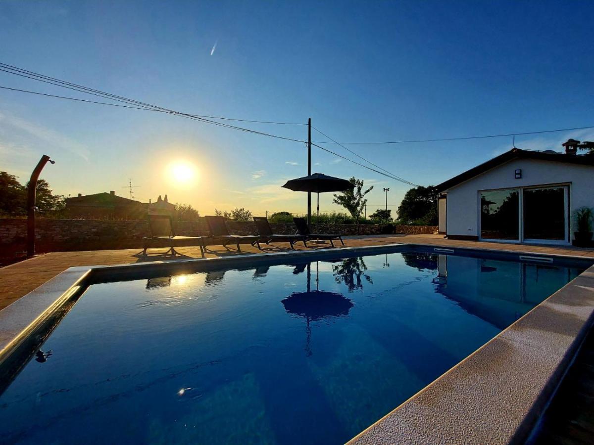 Apartament Cozy House With Pool Near Rovinj Kanfanar Zewnętrze zdjęcie